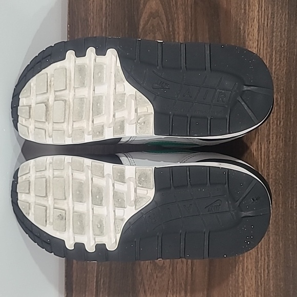 💚🖤Kids Nike Air Max 1, size 4.5🖤💚 - Picture 7 of 7